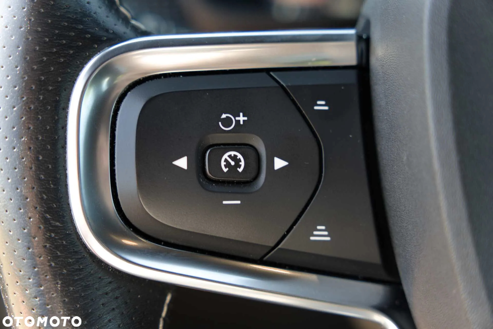 Volvo XC 40 T5 Plug-In Hybrid R-Design - 17