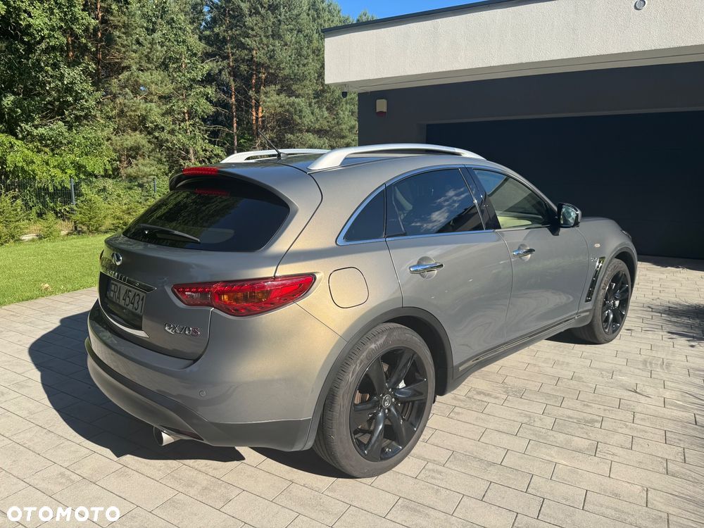 Infiniti QX70 - 8