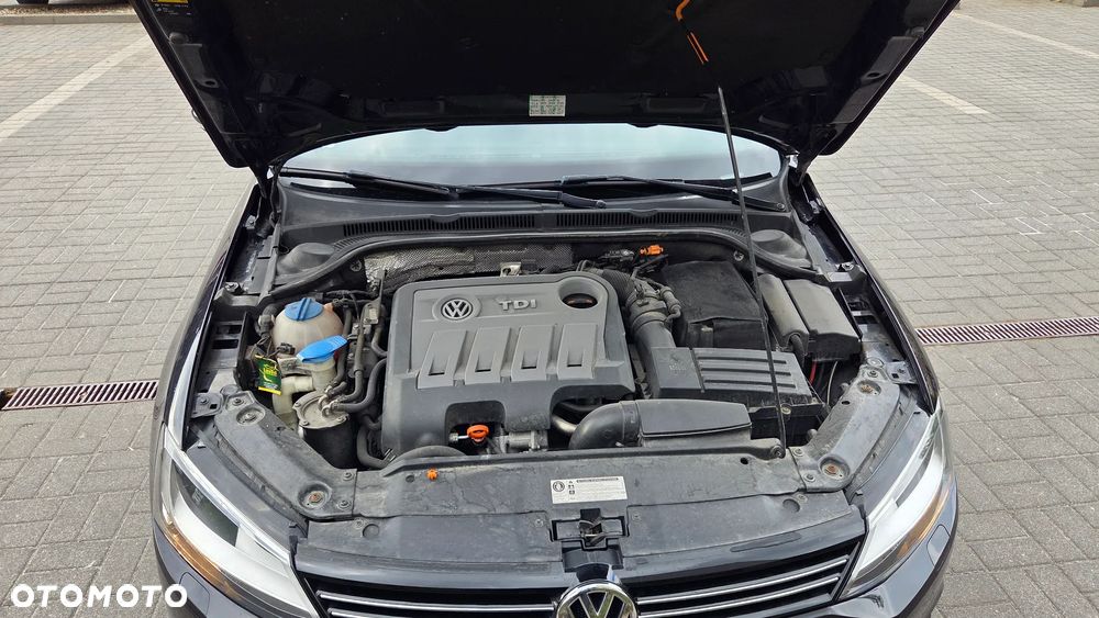 Volkswagen Jetta - 38