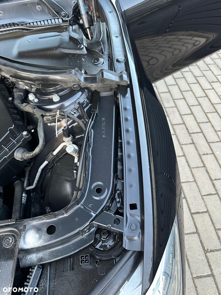 BMW Seria 3 318d Edition M Sport Shadow - 17