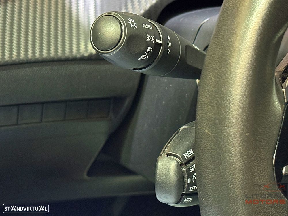 Peugeot 2008 1.2 PureTech Allure Pack - 23