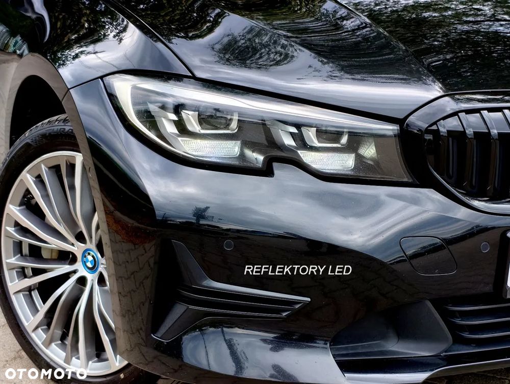 BMW Seria 3 330e - 23