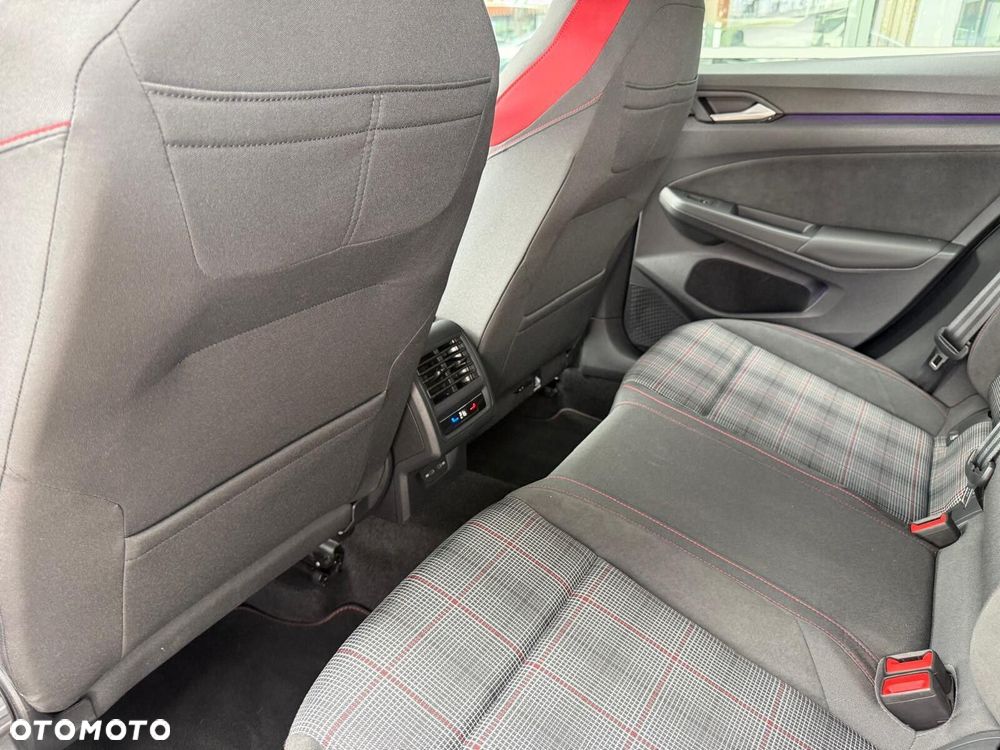 Volkswagen Golf - 15