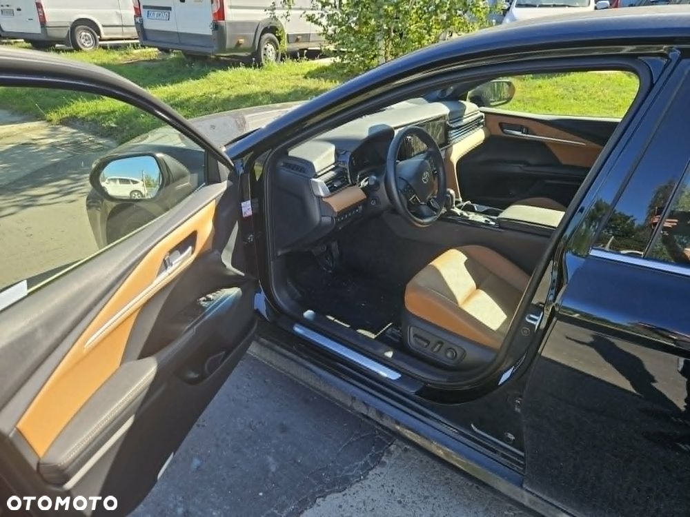 Toyota Camry 2.5 Hybrid Dynamic Force Executive e-CVT - 8