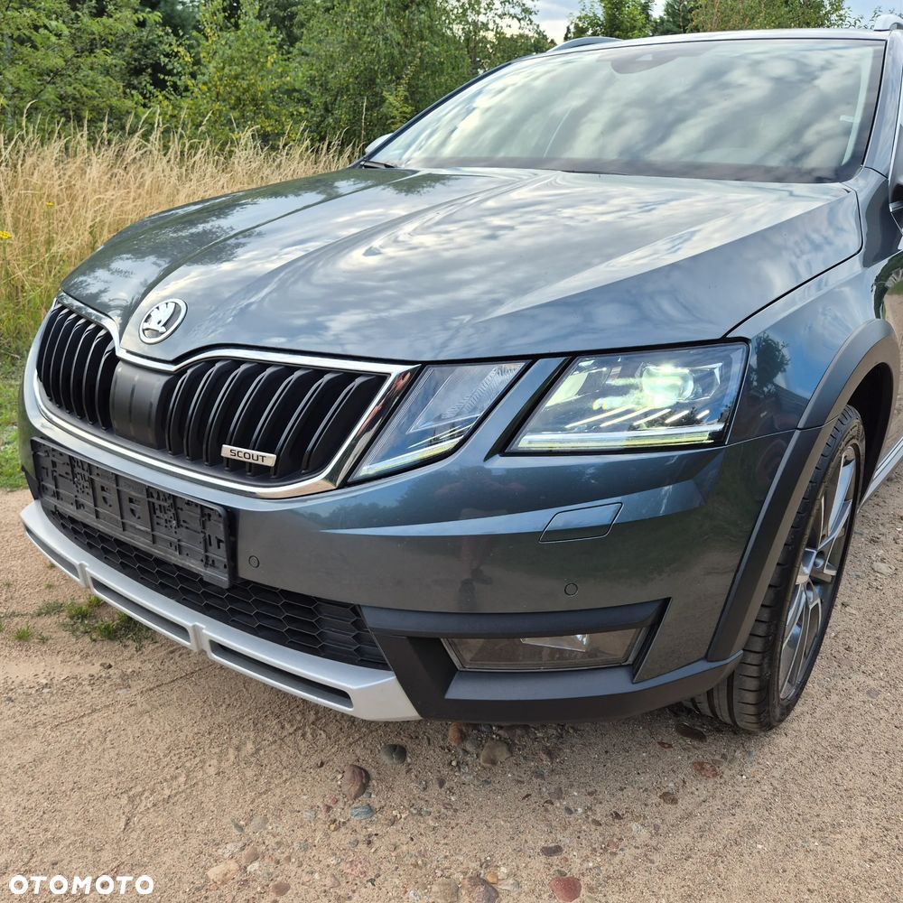 Skoda Octavia 2.0 TDI 4x4 DSG Scout - 37