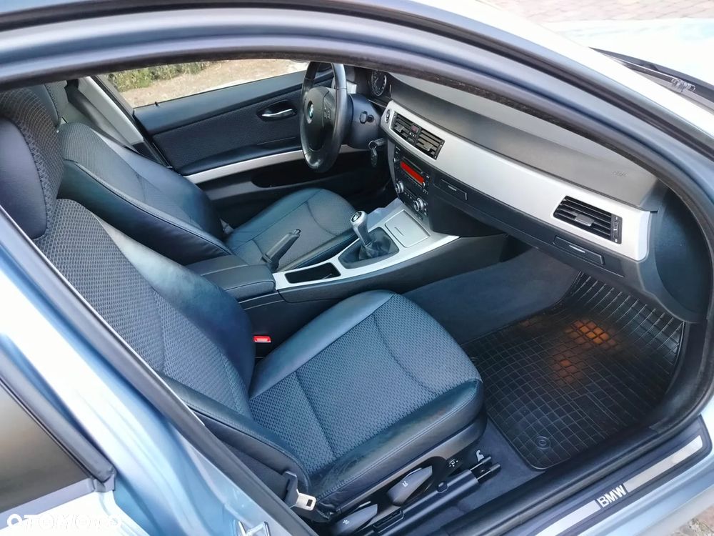 BMW Seria 3 320i Edition Lifestyle - 29