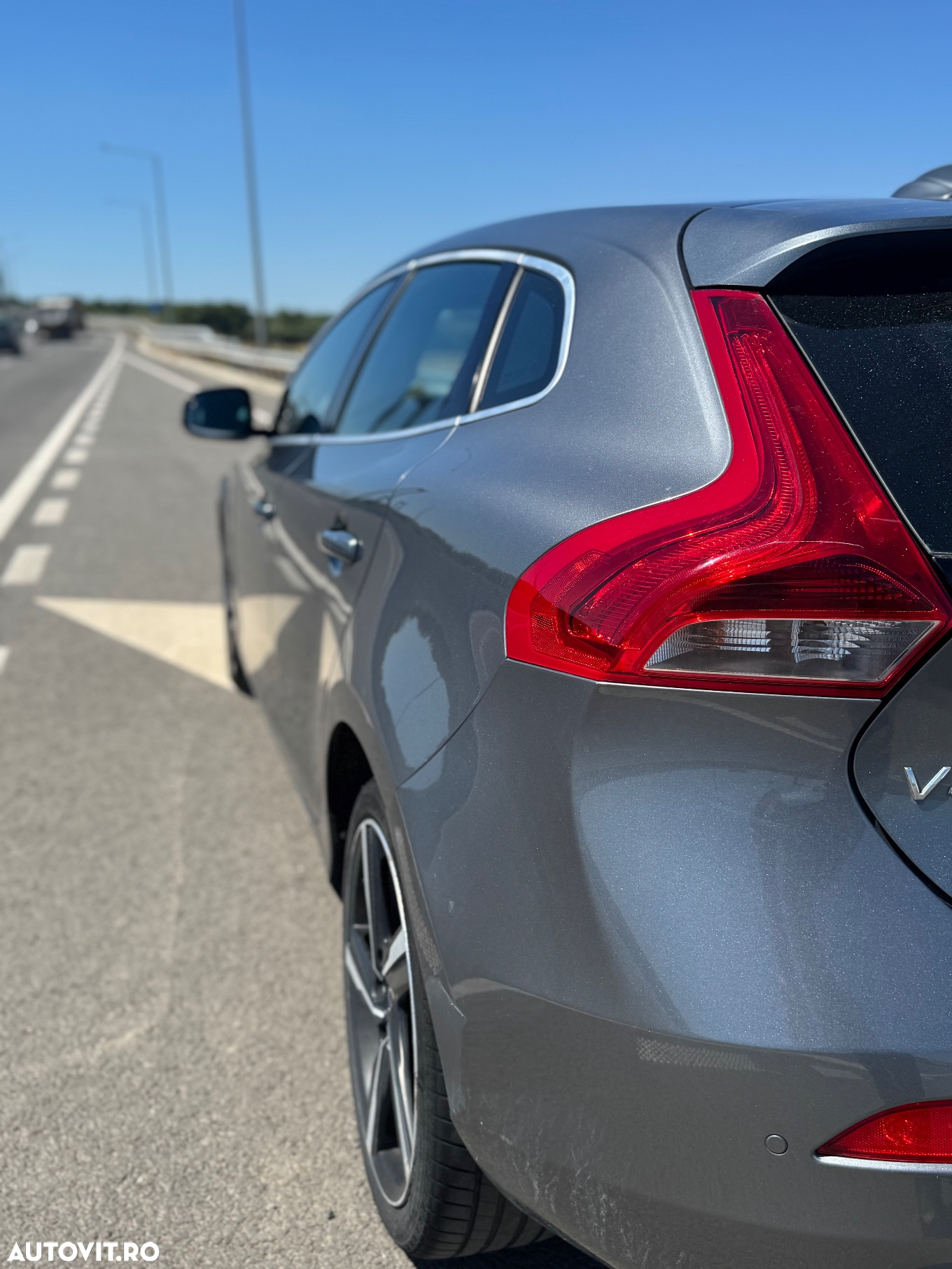 Volvo V40 D4 VEA R-Design - 6