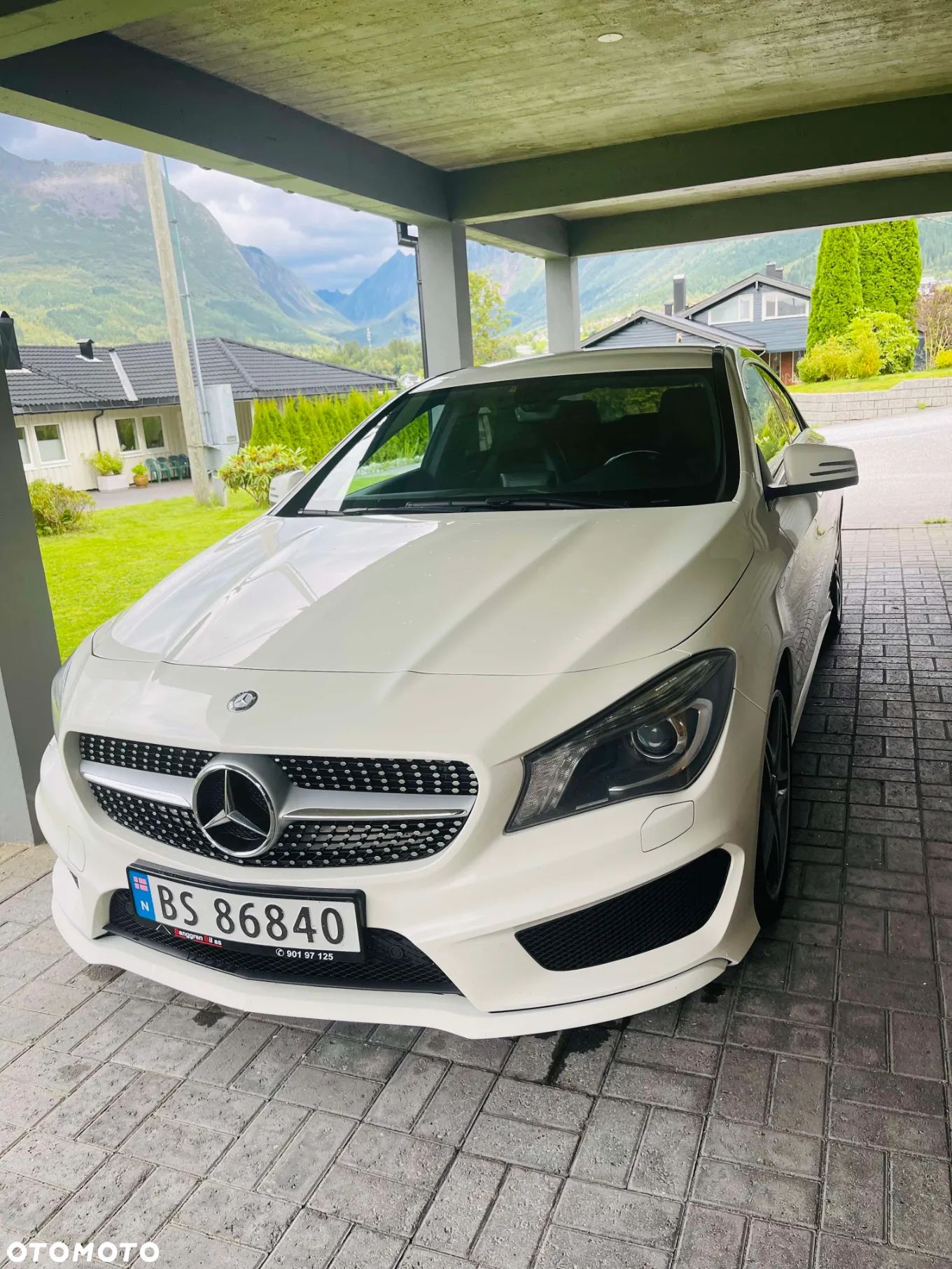 Mercedes-Benz CLA 180 7G-DCT AMG Line - 1