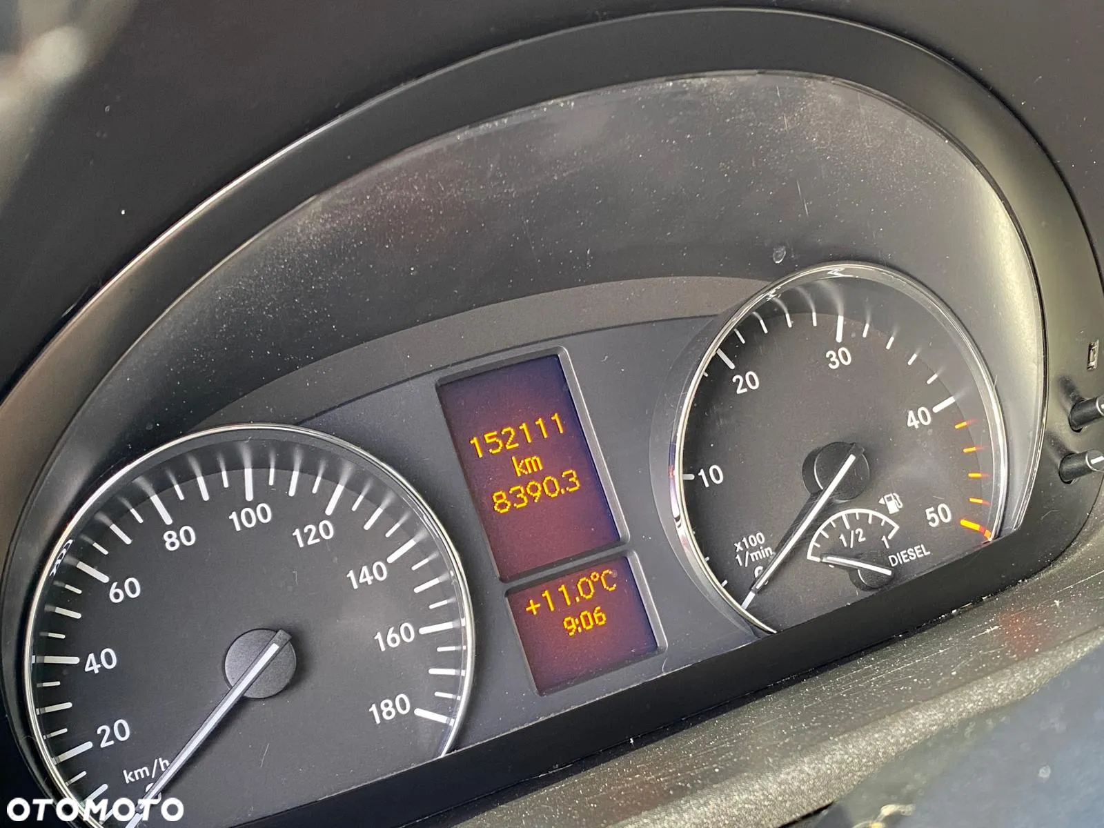 Mercedes-Benz Sprinter - 14