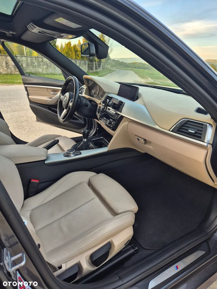 BMW Seria 3 320i Edition M Sport Shadow - 11