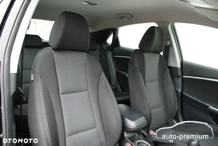 Hyundai i30 blue 1.4 Classic Navigation - 24