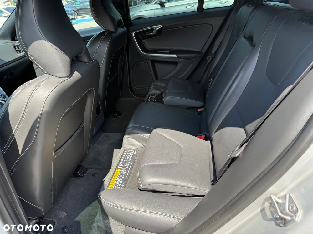 Volvo V60 D3 Drive-E Momentum - 7