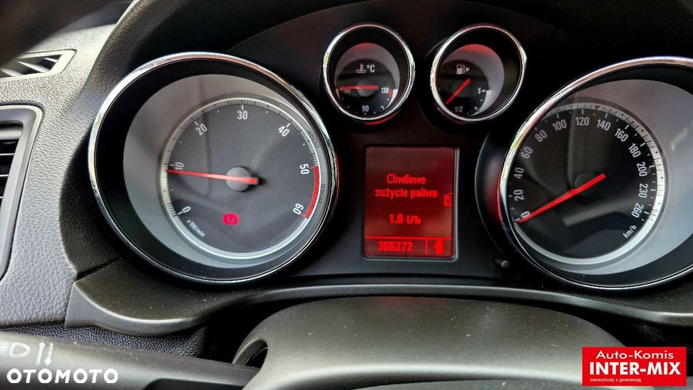 Opel Insignia - 25