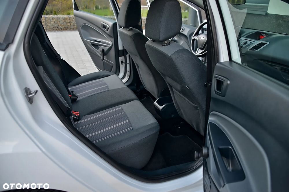 Ford Fiesta 1.25 Ambiente - 30