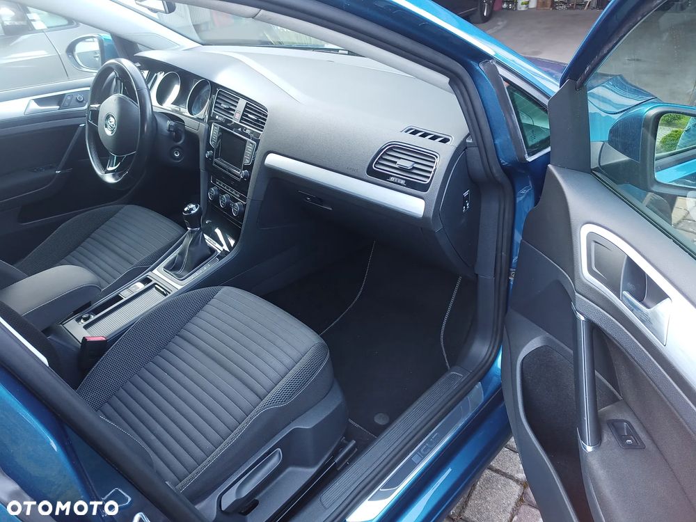 Volkswagen Golf - 11