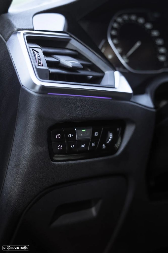 BMW 330 e Aut. M Sport - 25