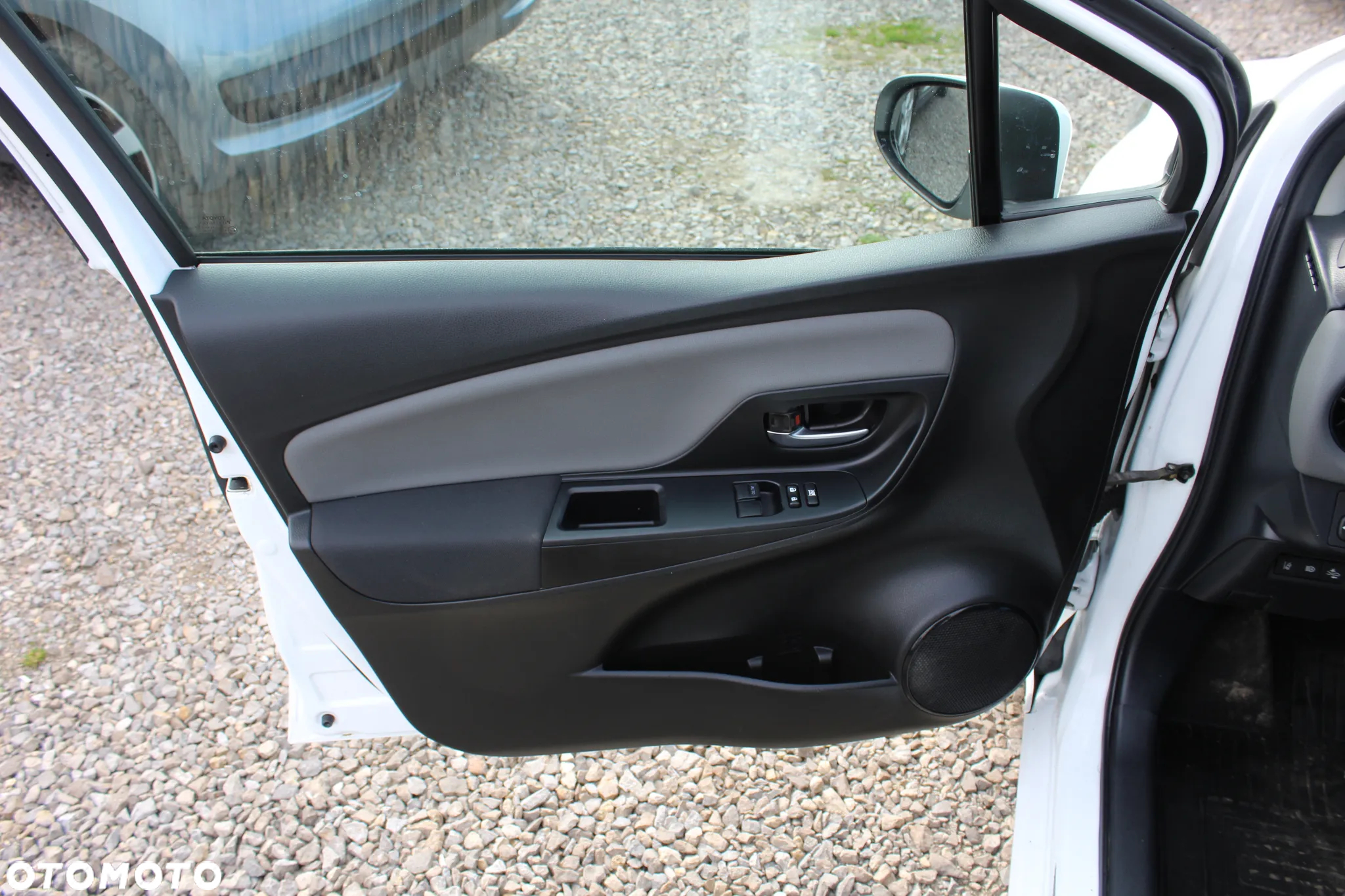 Toyota Yaris Hybrid 1.5 VVT-i Business Edition - 27