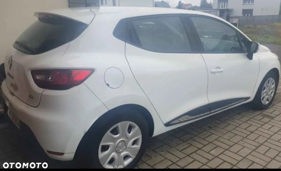 Renault Clio dCi 75 Expression - 4