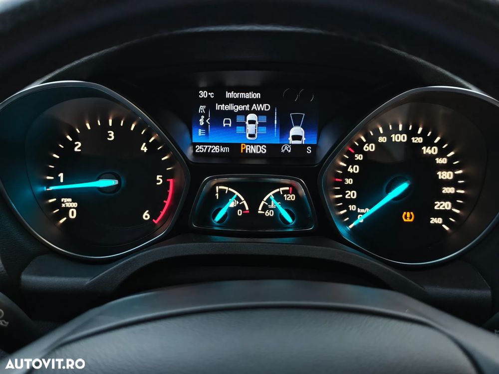 Ford Kuga 2.0 TDCi 4WD Powershift Titanium - 5