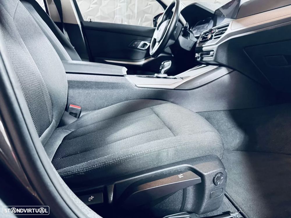 BMW 330 e Touring Aut. Sport Line - 27