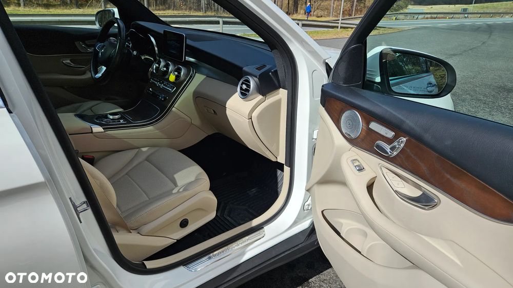 Mercedes-Benz GLC 300 4Matic 9G-TRONIC - 11