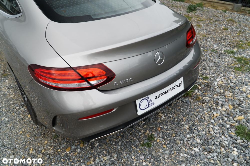 Mercedes-Benz Klasa C 300 9G-TRONIC - 38