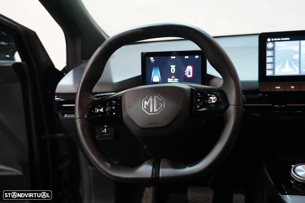 MG MG4 64 kWh Luxury - 32