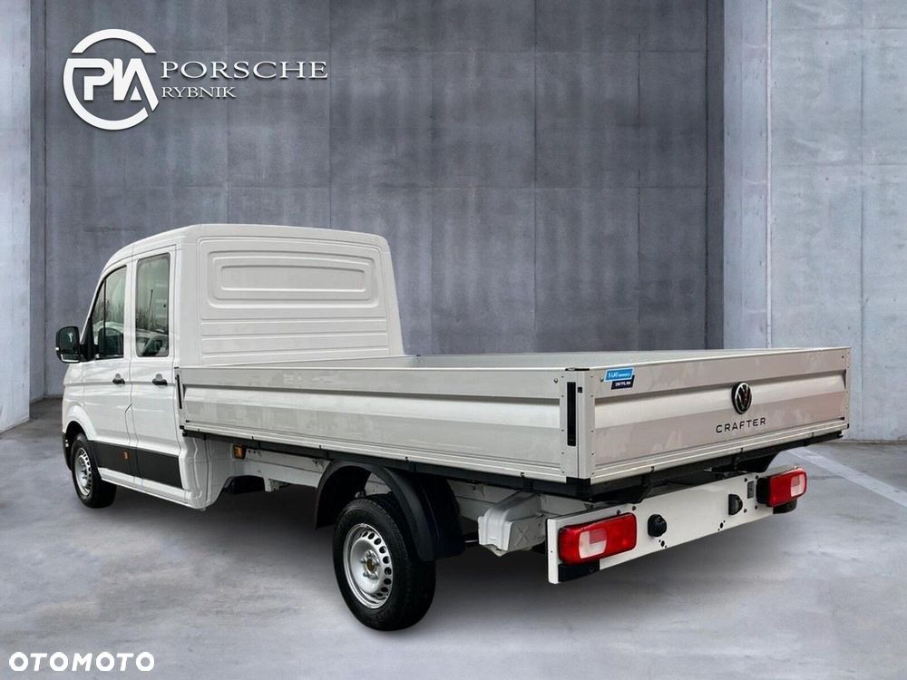 Volkswagen Crafter 35 Skrzyniowy z podwójną kabiną silnik: 2,0 l EU6 SCR 140 KM / skrzynia biegów: Przedni napęd manualna 6-biegowa rozstaw osi: 4490 mm - 7