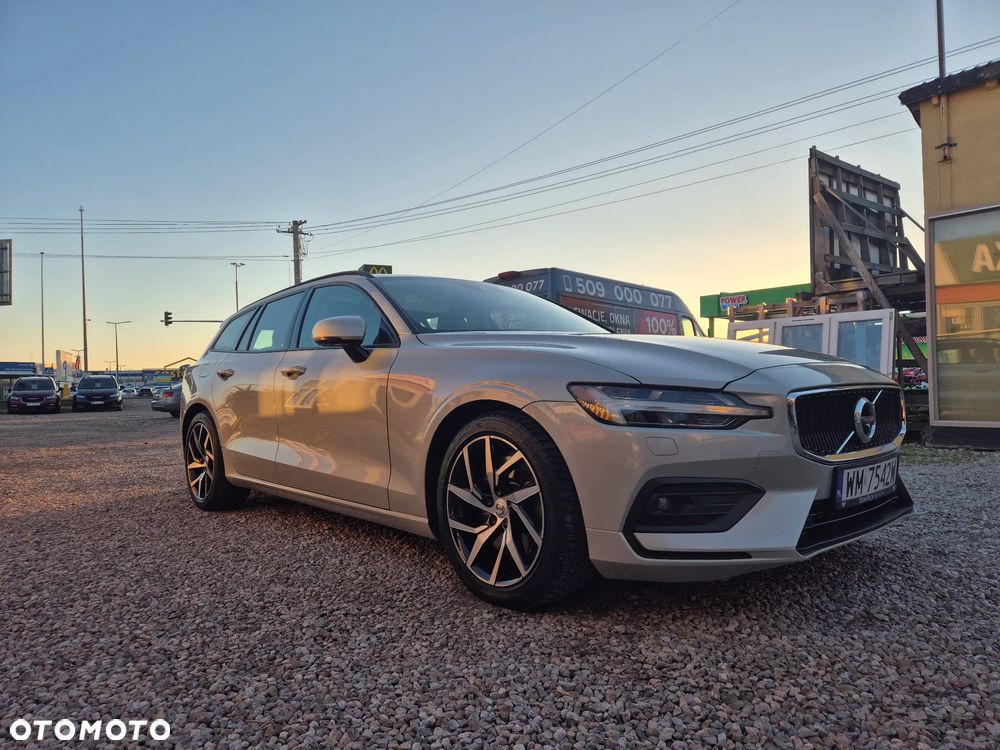 Volvo V60 2019 photo 2
