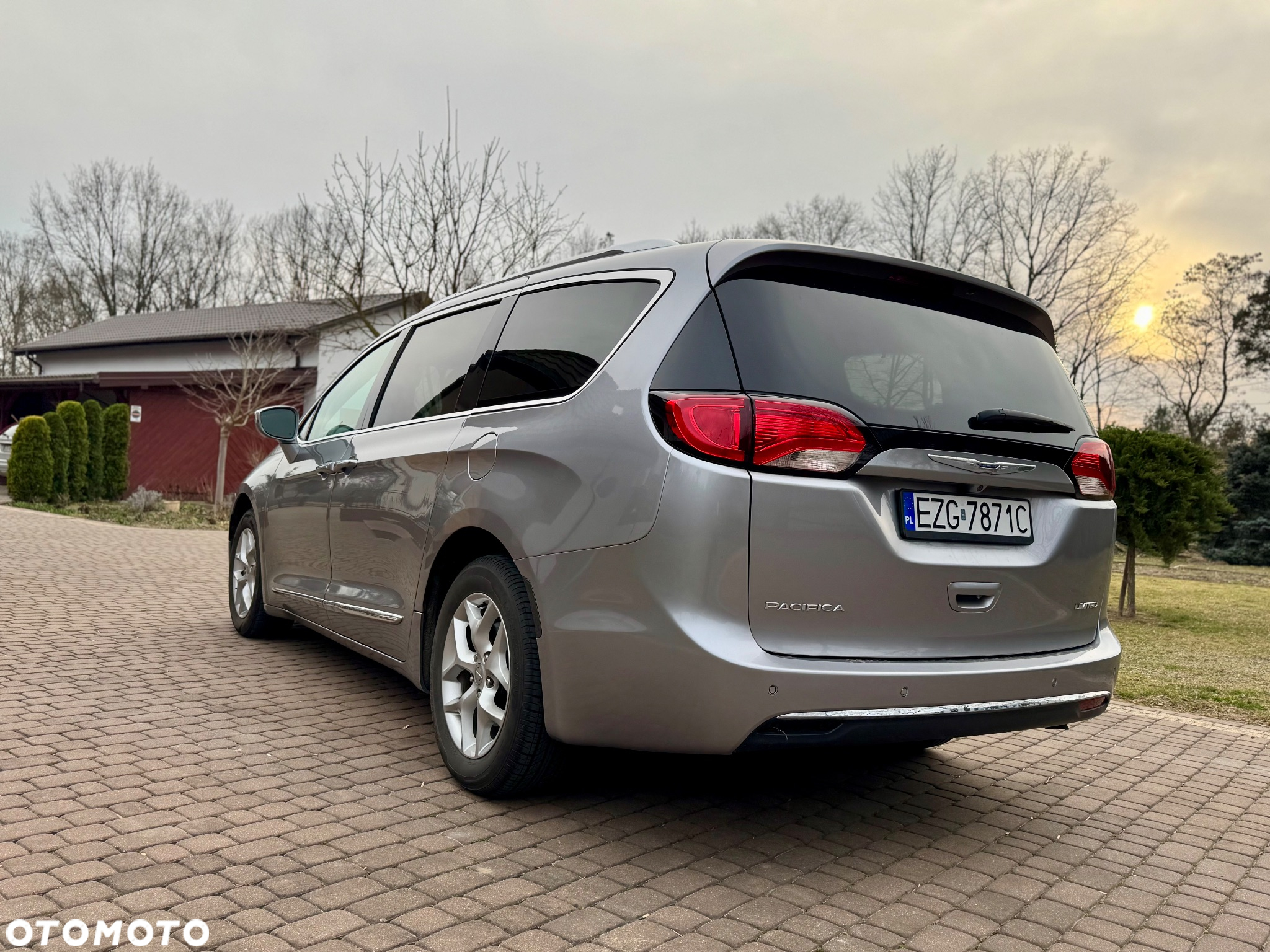Chrysler Pacifica - 7