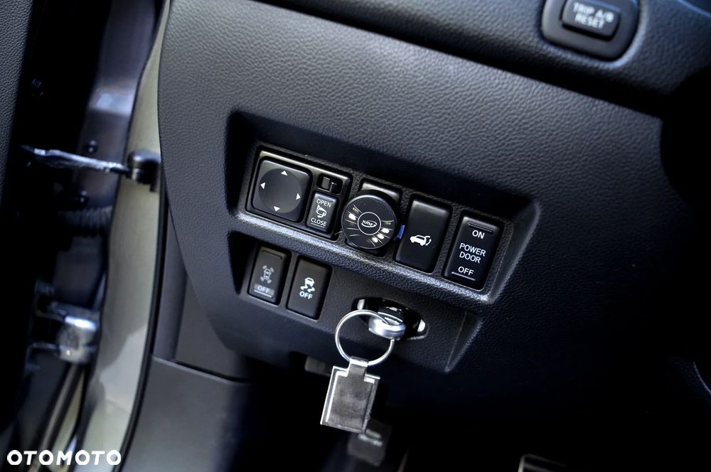 Infiniti QX70 - 34