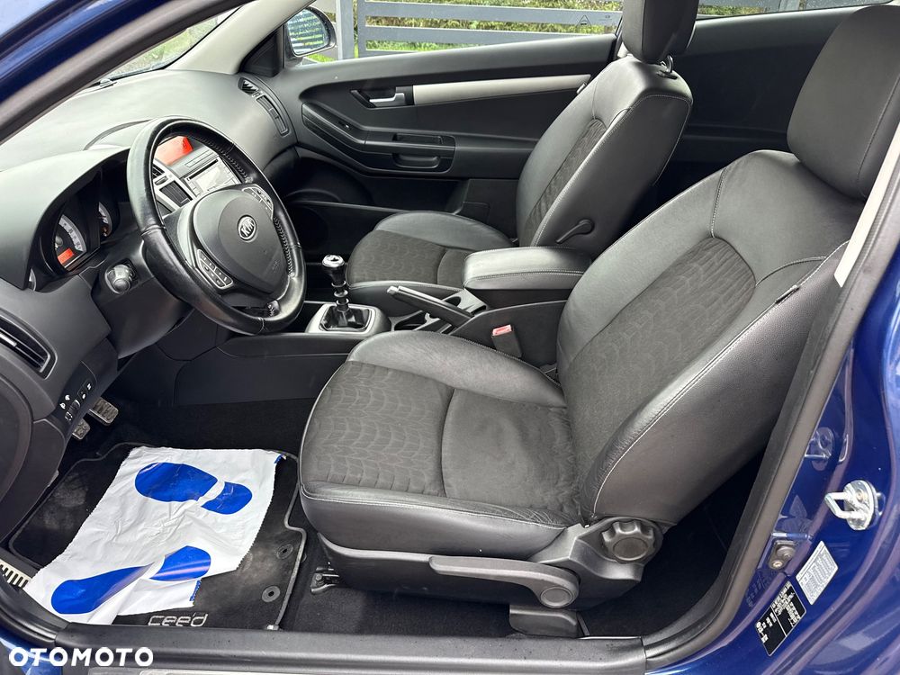 Kia Ceed 2.0 CVVT Spirit - 18