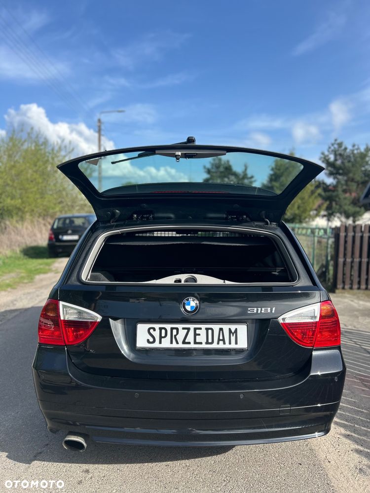 BMW Seria 3 318i - 11