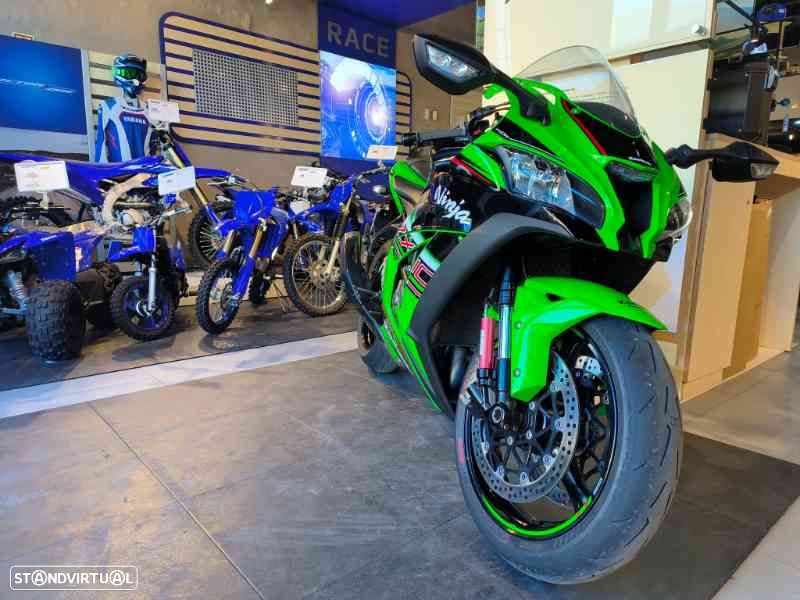Kawasaki ZX 10R - 2