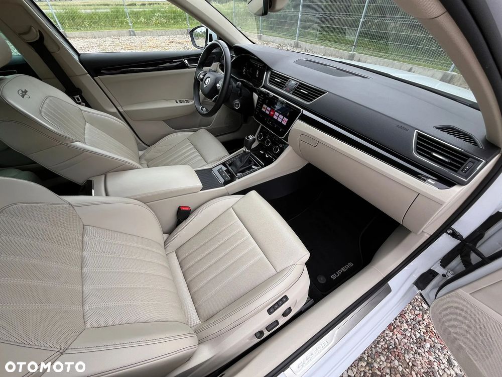 Skoda Superb 2.0 TDI SCR L&K DSG - 37