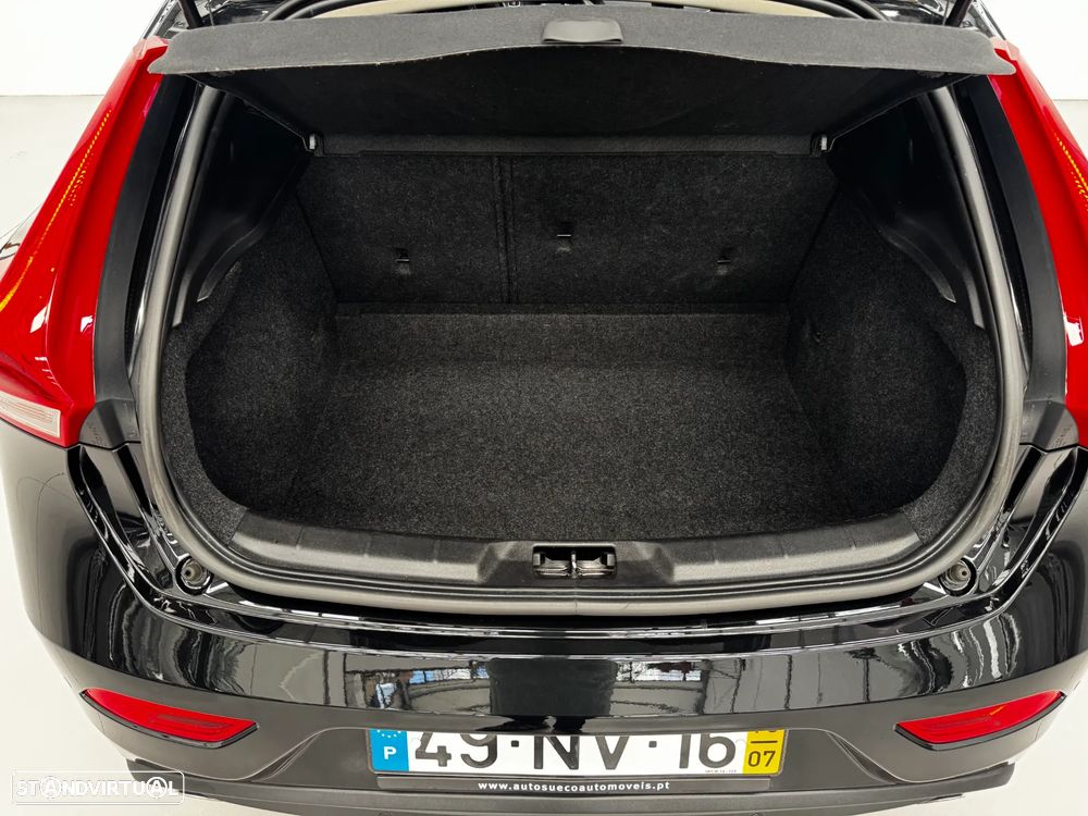 Volvo V40 2.0 D4 Momentum - 27