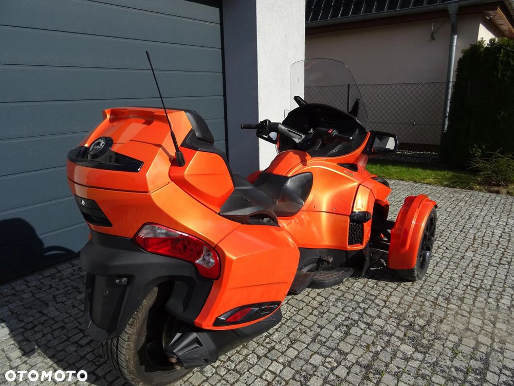 Can-Am Spyder - 14
