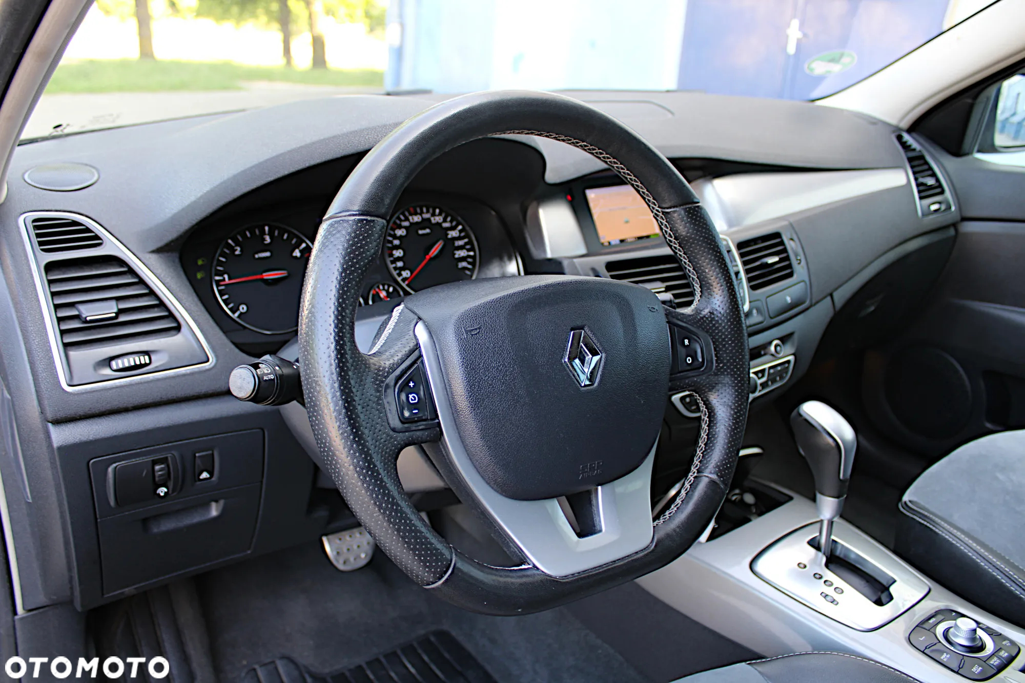 Renault Laguna dCi 175 FAP Bose Edition - 27