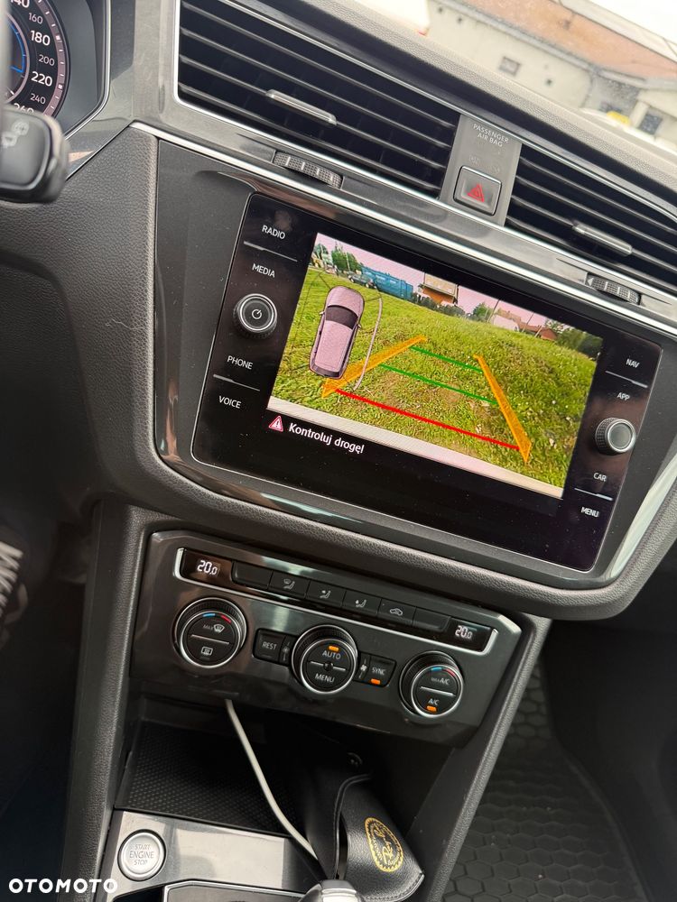 Volkswagen Tiguan - 13