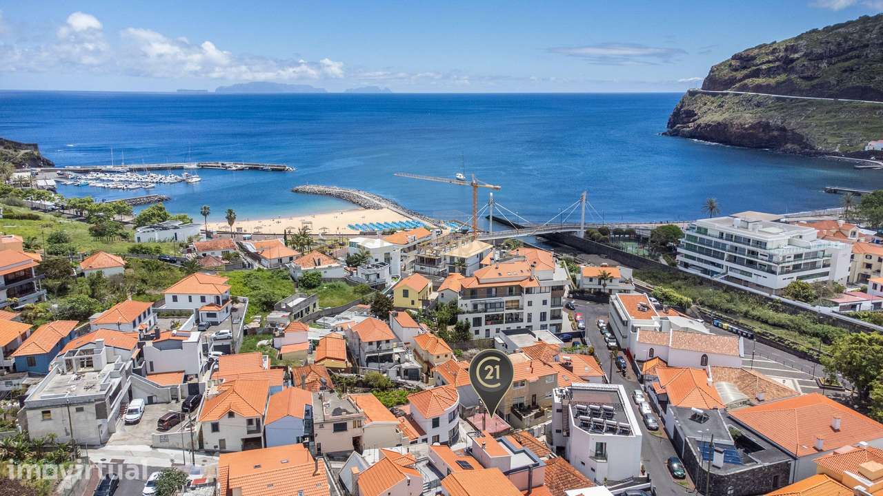 Moradia para recuperar, em zona histórica de Machico - Madeira - Grande imagem: 2/15