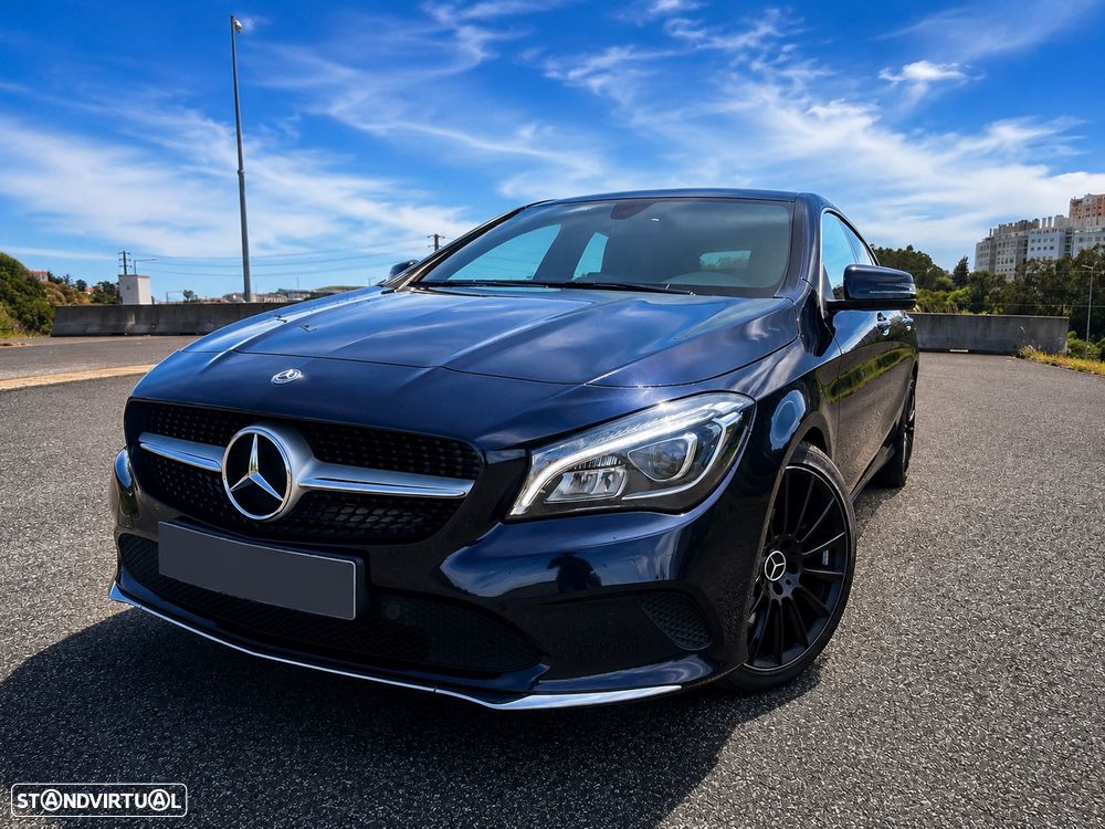 Mercedes-Benz CLA 180 d Shooting Brake AMG Line - 1