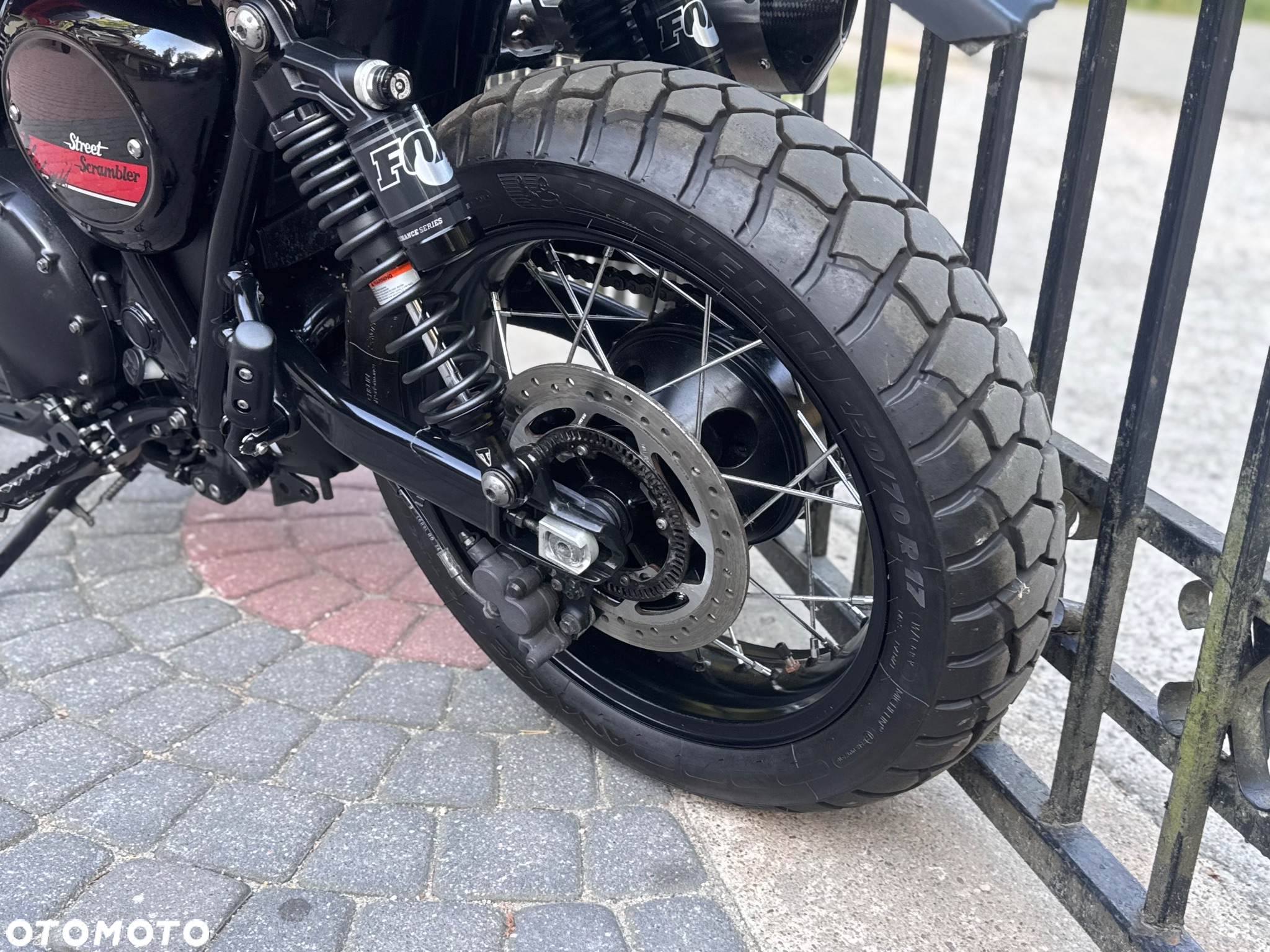 Triumph Street Scrambler - 19