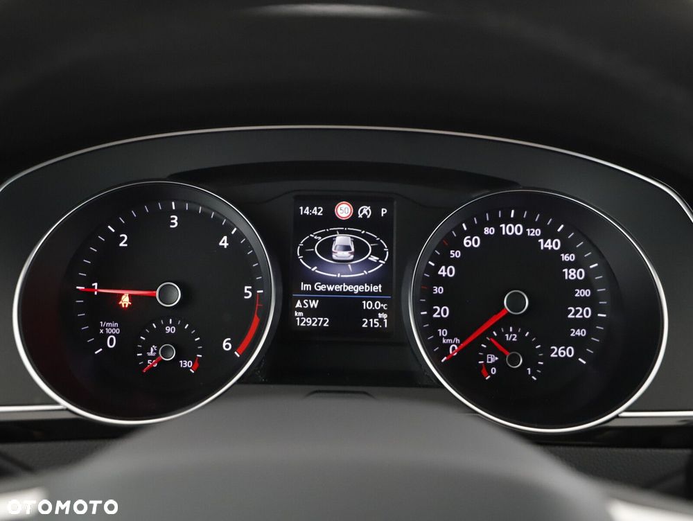 Volkswagen Passat Variant 2.0 TDI EVO Business DSG - 17