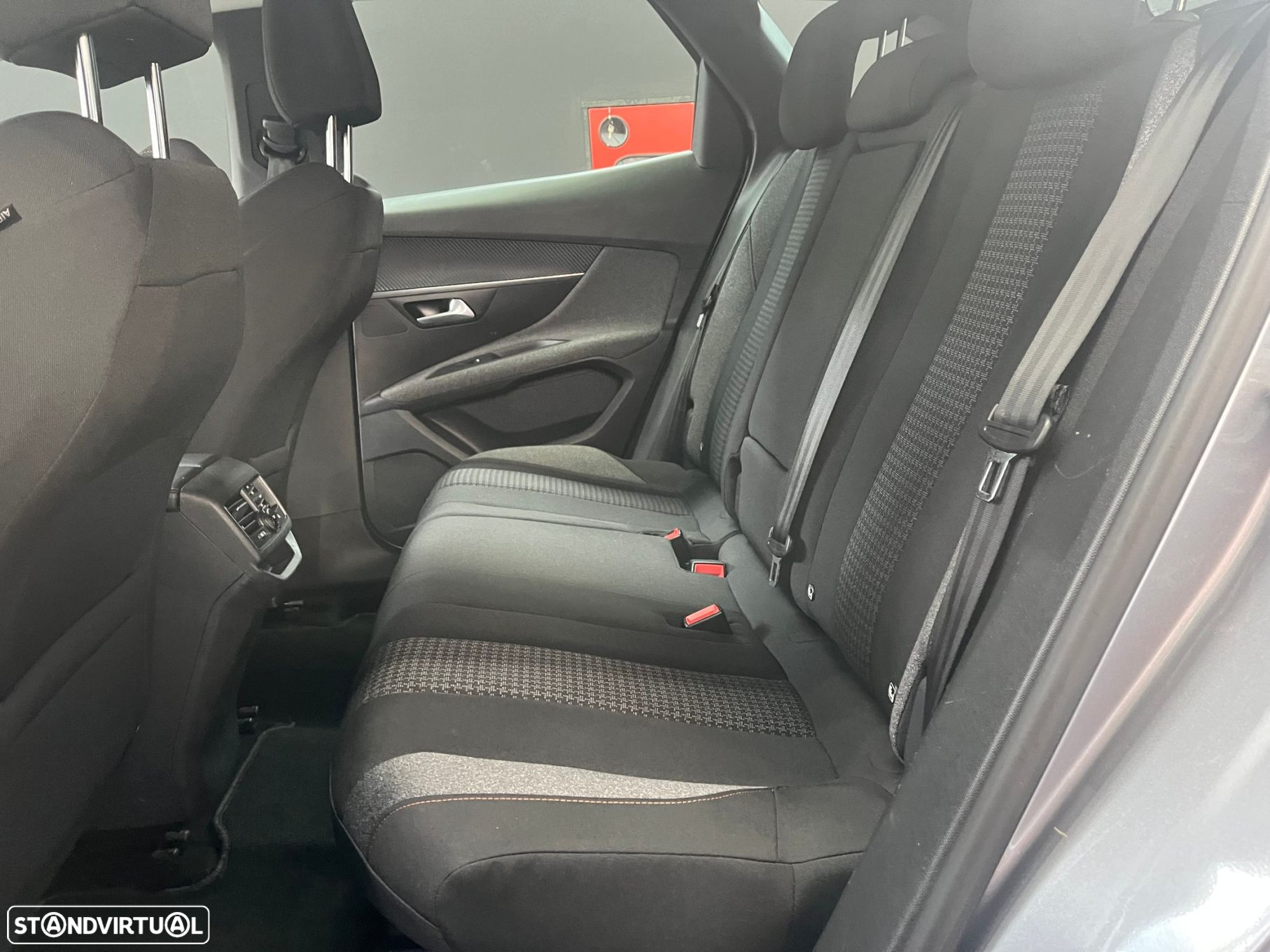 Peugeot 3008 1.5 BlueHDi Active Pack EAT8 - 10