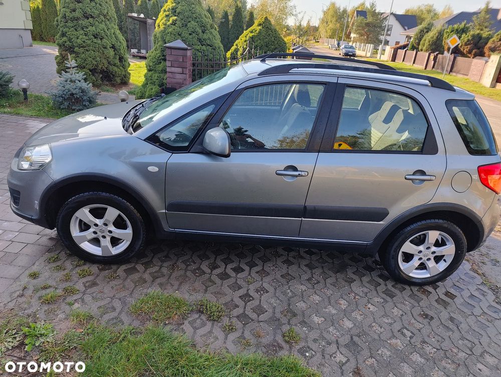 Suzuki SX4 Classic 1.6 VVT 4x4 Comfort - 12
