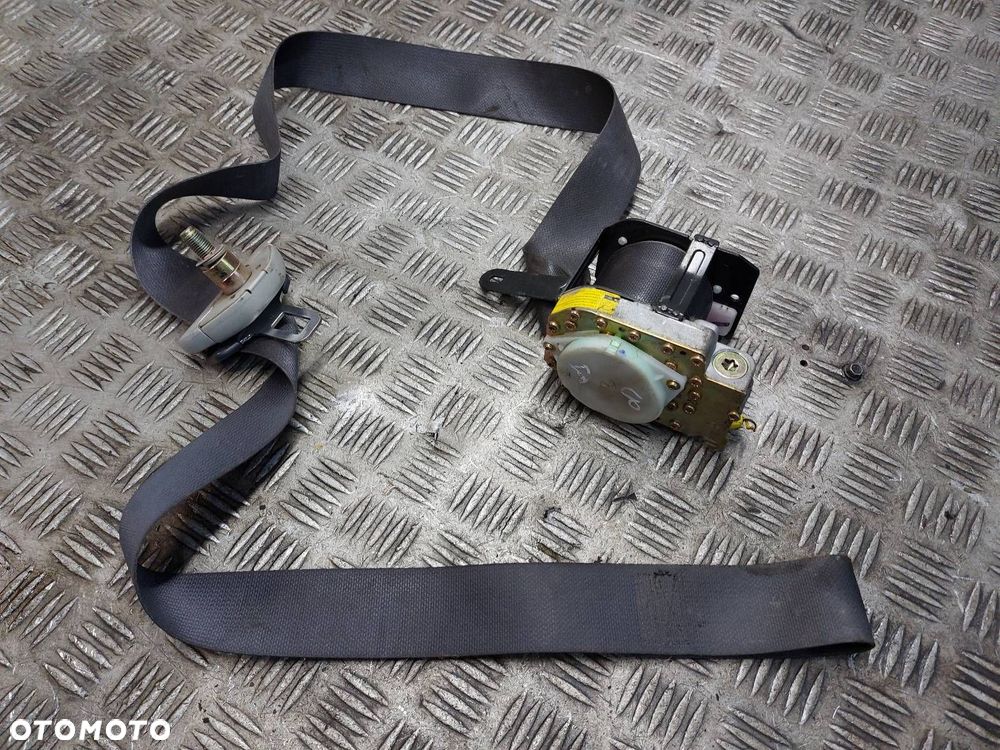 PAS BEZPIECZEŃSTWA LEWY PRZÓD TOYOTA YARIS I 3D - 1