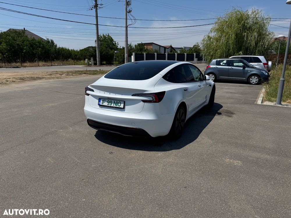 Tesla Model 3 - 3