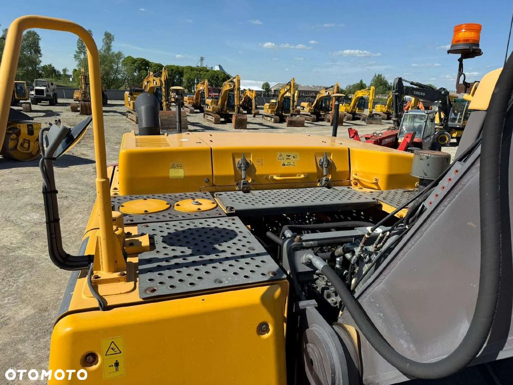 Volvo EC 250 DL - 14