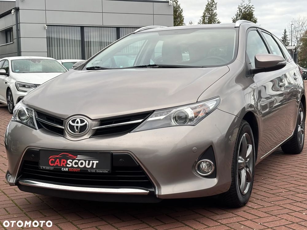 Toyota Auris 1.6 Valvematic Life Plus - 1
