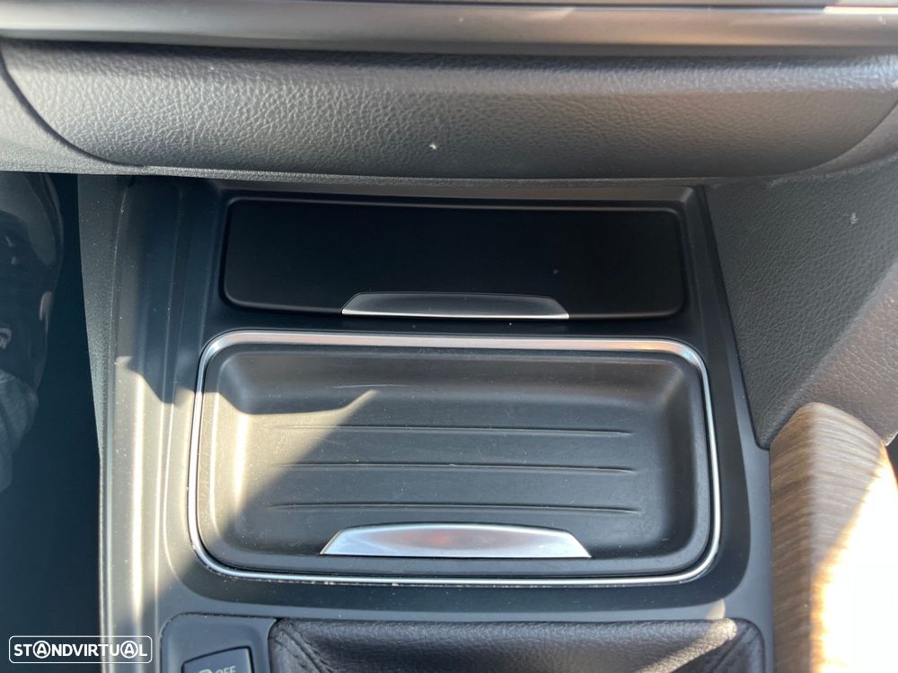 BMW 320 d Efficient Dynamics Edition Modern Line - 28